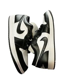 Women’s Air Jordan 1 Low “Panda” Size 11.5 DC0774-101 New w/o box‎